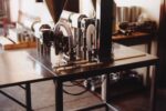 B.Mek – Sistema di decorazione e spalmatura Sistema industriale B.Mek per decorazione e spalmatura con tramoggia e dispositivi di erogazione