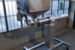 Dosatrice industriale con tramoggia rettangolare in acciaio inox